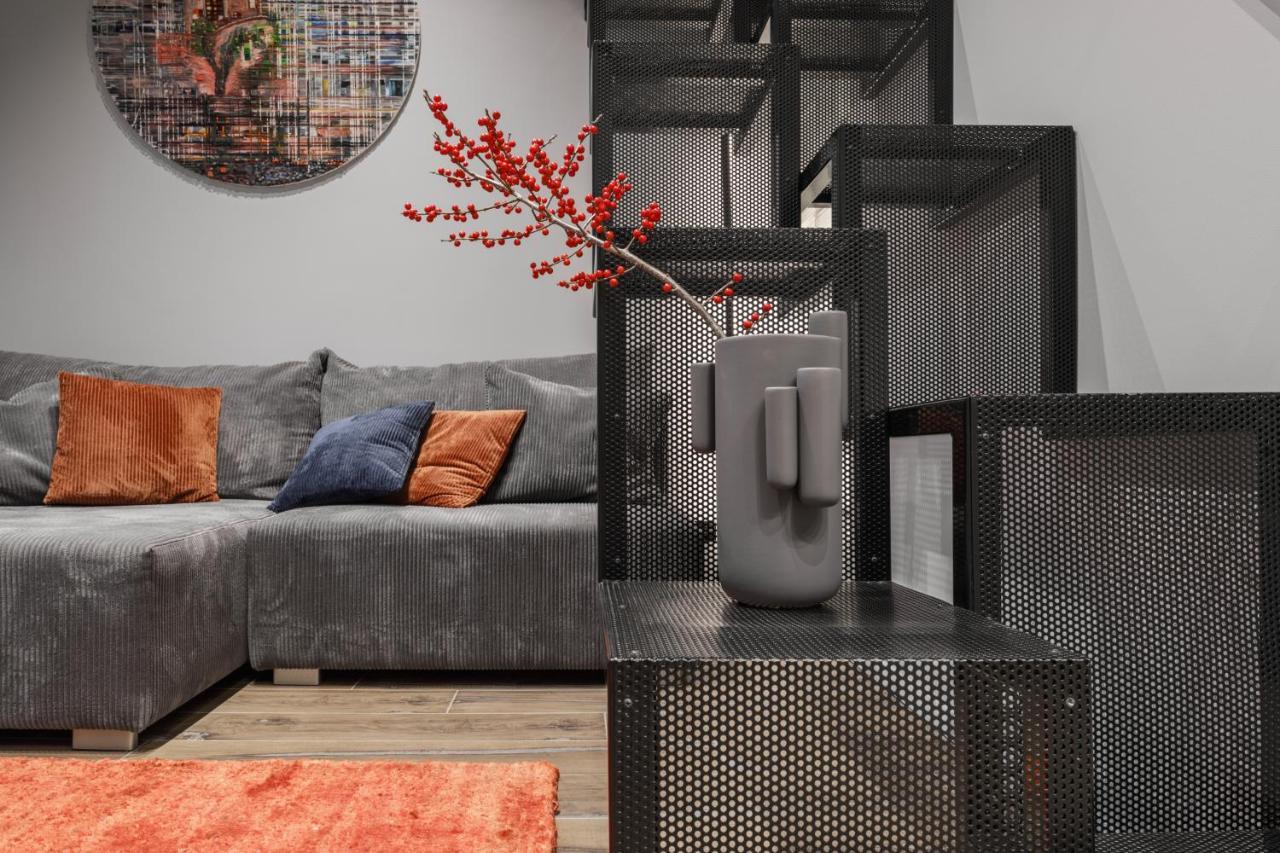 Ivis House Modern Apartment In Vilnius Old Town With Balcony Exterior photo